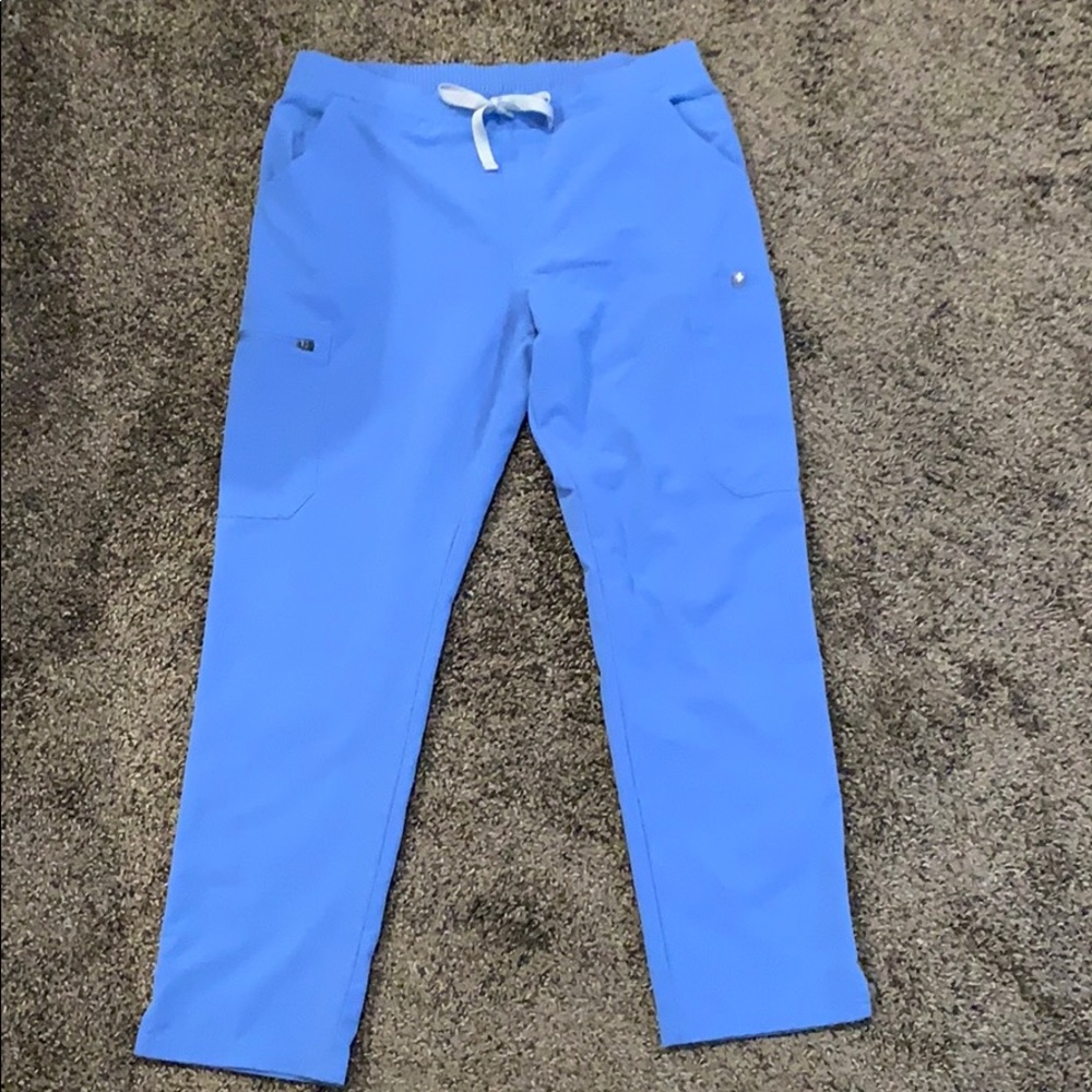Petite Camsa top and petite Yola skinny pants